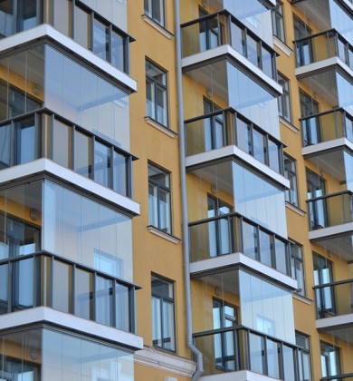 Balcony glazing